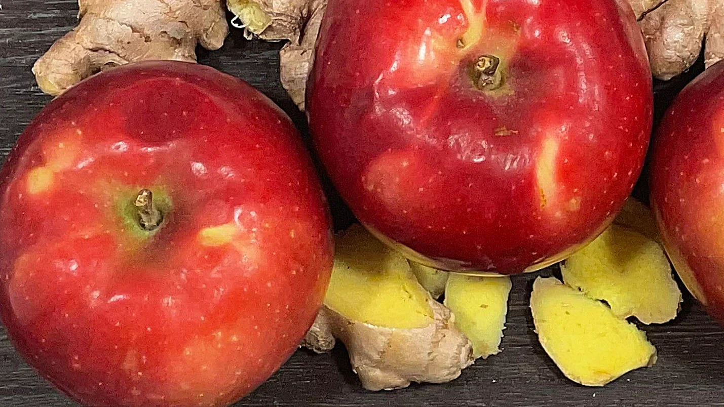 RecipTea of the Month: Superior Ginger Applesauce